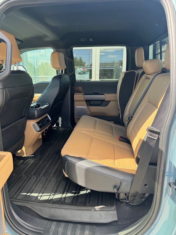 Ford F-150Lariat  2023 à Sturgeon Falls, Ontario - 9 - w1024h768px