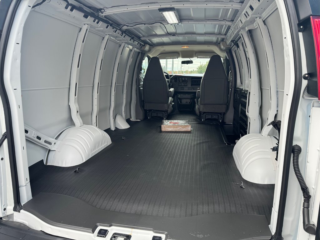 2025 GMC Savana Cargo 2500 in Sturgeon Falls, Ontario - 8 - w1024h768px