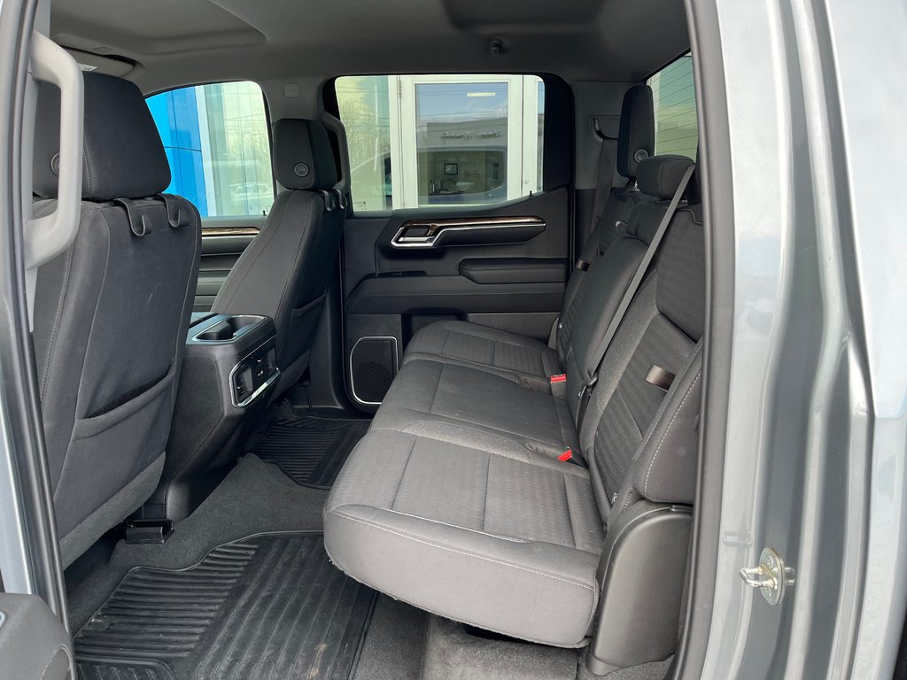 2023 GMC Sierra 1500 Crew Elevation 4WD in Sturgeon Falls, Ontario - 5 - w1024h768px