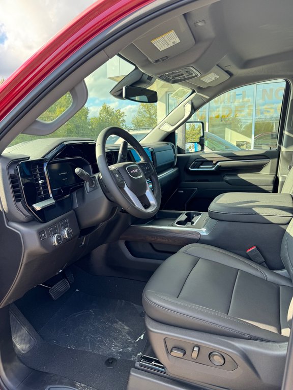 2026 GMC SIERRA 2500 SLT CREW CAB 4WD in Sturgeon Falls, Ontario - 10 - w1024h768px