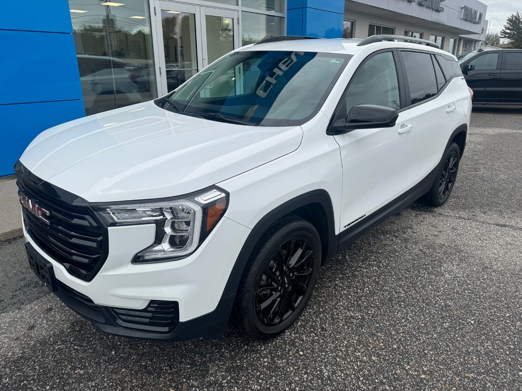 GMC Terrain SLE AWD  2024 à Sturgeon Falls, Ontario - 1 - w1024h768px