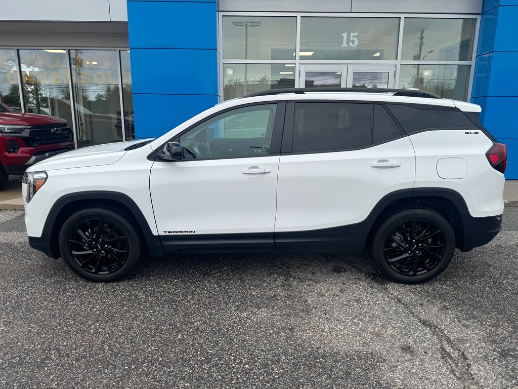 GMC Terrain SLE AWD  2024 à Sturgeon Falls, Ontario - 2 - w1024h768px