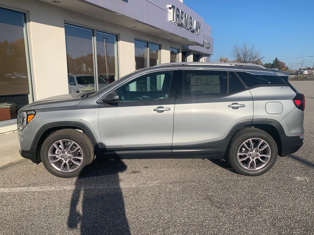 GMC Terrain  2024 à Sturgeon Falls, Ontario - 2 - w1024h768px