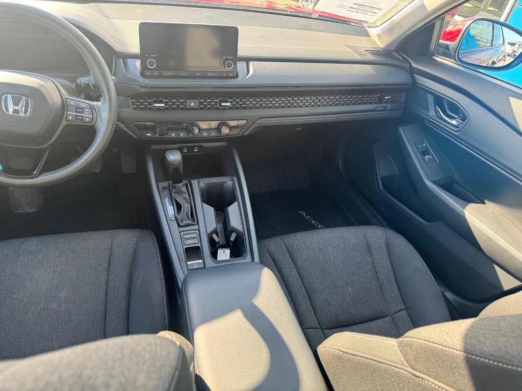 Honda ACCORDBase  2023 à Sturgeon Falls, Ontario - 9 - w1024h768px