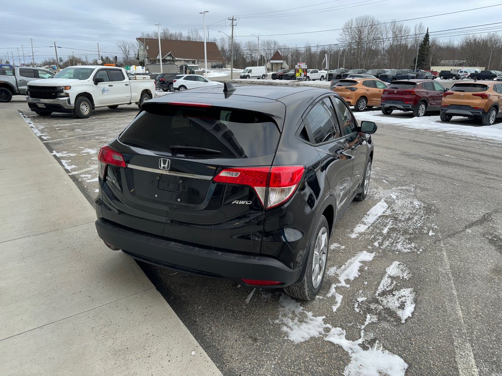 Honda HR-V LX  2021 à Sturgeon Falls, Ontario - 3 - w1024h768px