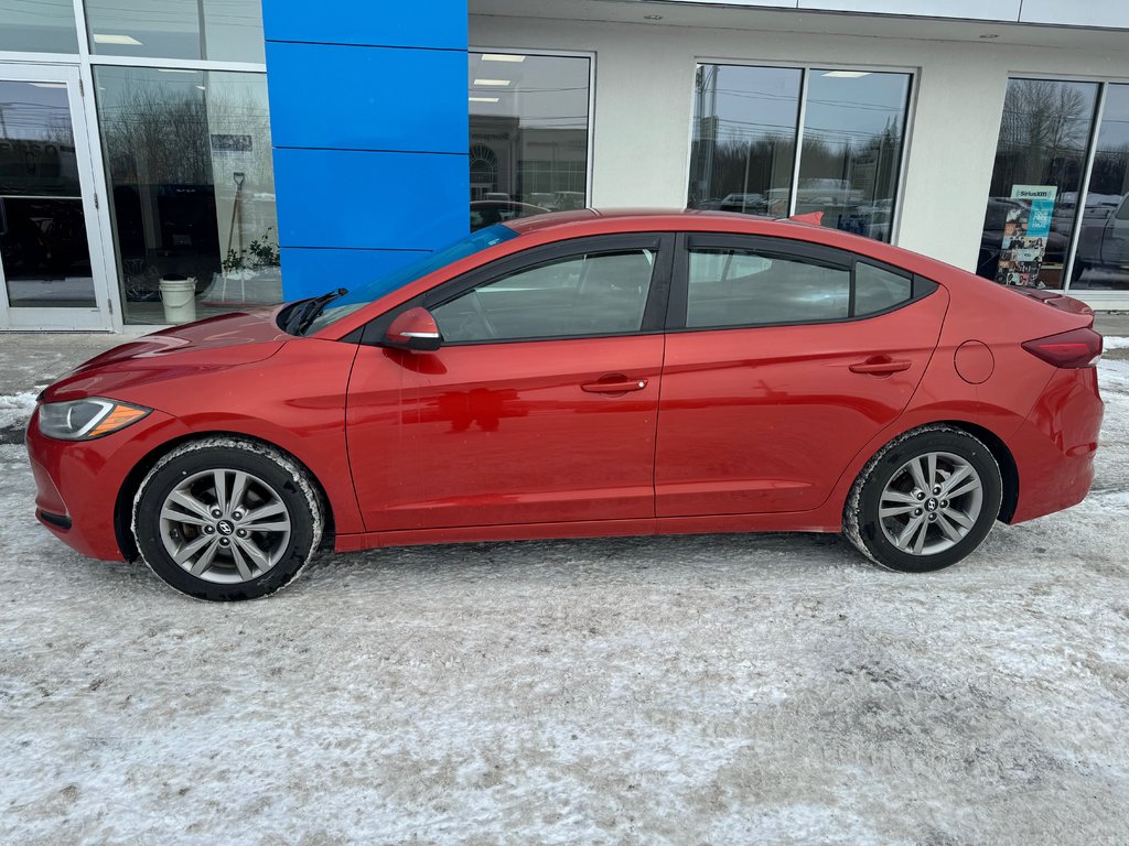 2017 Hyundai ElantraLimited in Sturgeon Falls, Ontario - 2 - w1024h768px