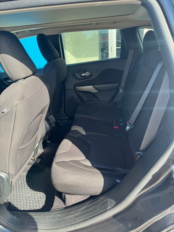 Jeep Cherokee  2017 à Sturgeon Falls, Ontario - 5 - w1024h768px