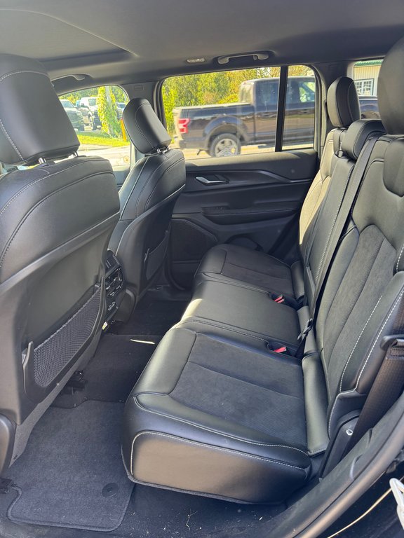 2023 Jeep Grand CherokeeAltitude in Sturgeon Falls, Ontario - 7 - w1024h768px