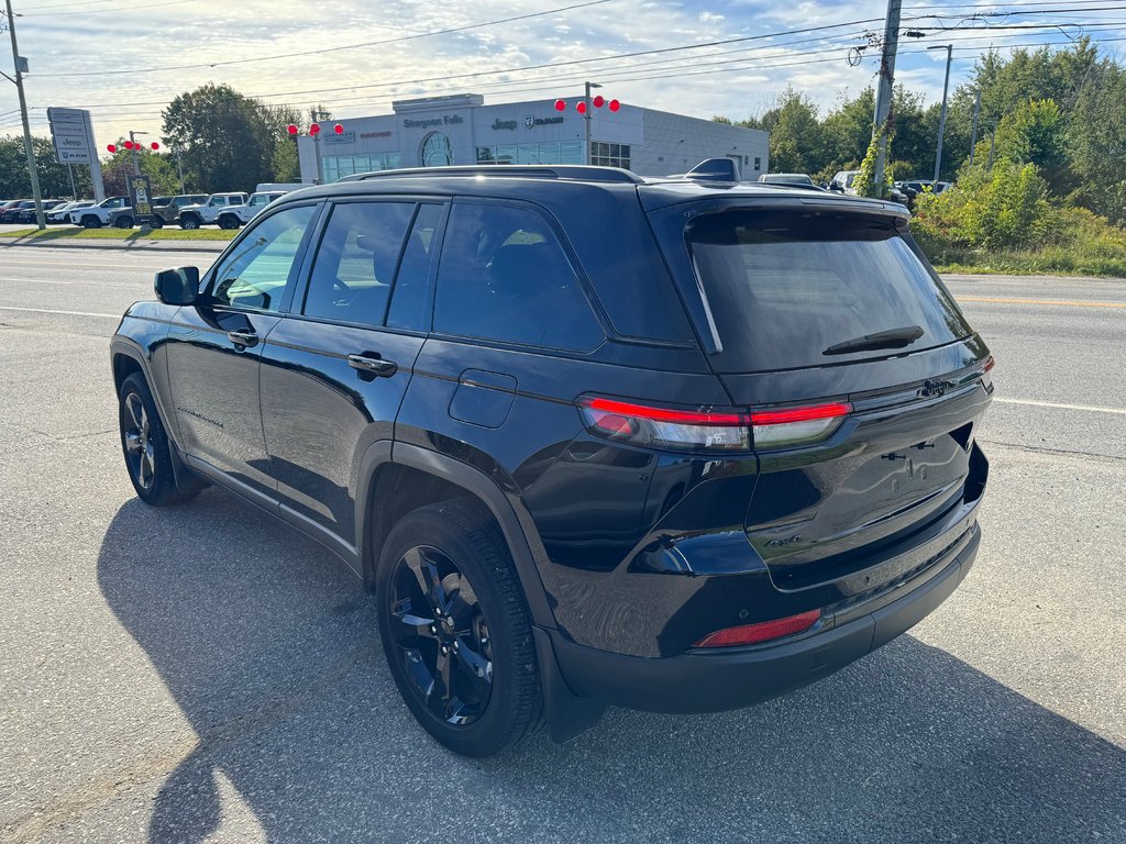 2023 Jeep Grand CherokeeAltitude in Sturgeon Falls, Ontario - 2 - w1024h768px