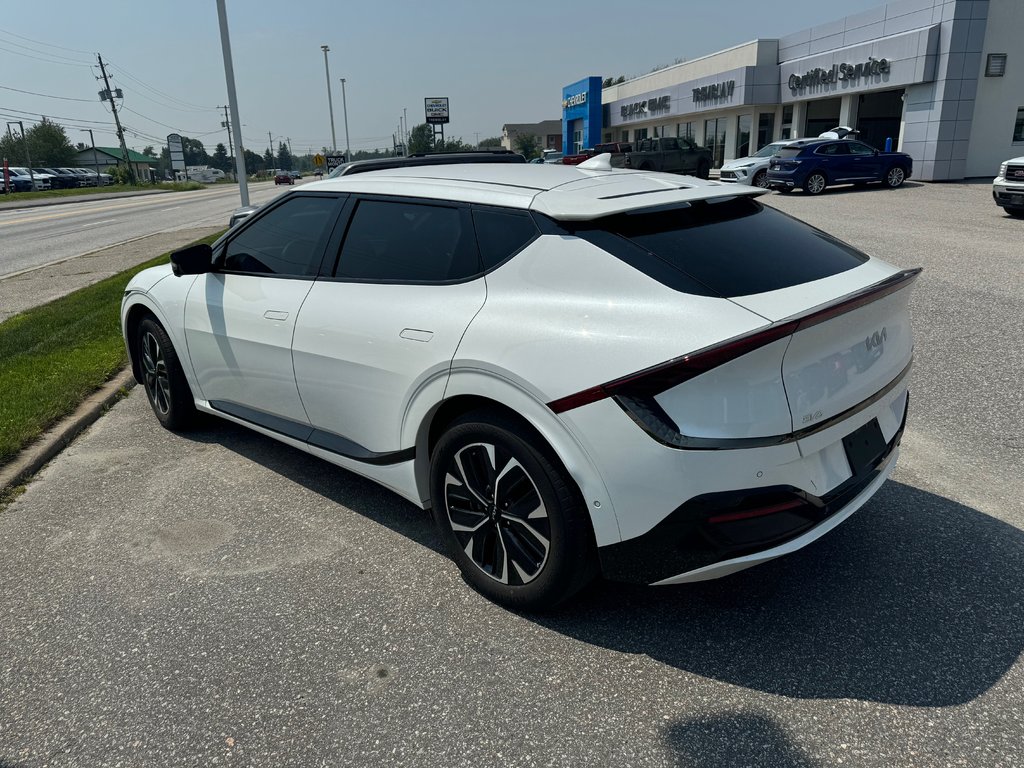 2024 Kia EV6Base in Sturgeon Falls, Ontario - 2 - w1024h768px