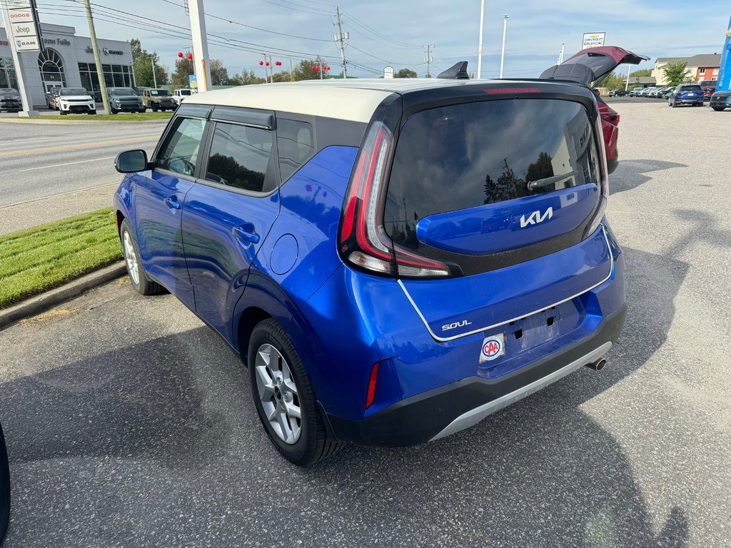 2023 Kia SoulEX in Sturgeon Falls, Ontario - 3 - w1024h768px