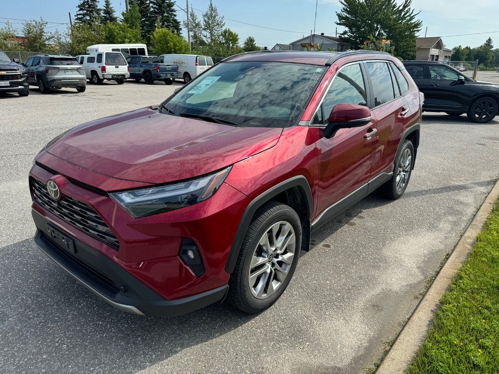 Toyota RAV4 LIMITED  2023 à Sturgeon Falls, Ontario - 1 - w1024h768px