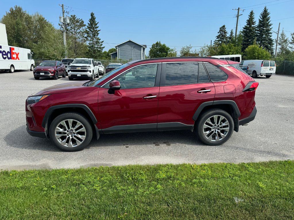 Toyota RAV4 LIMITED  2023 à Sturgeon Falls, Ontario - 2 - w1024h768px
