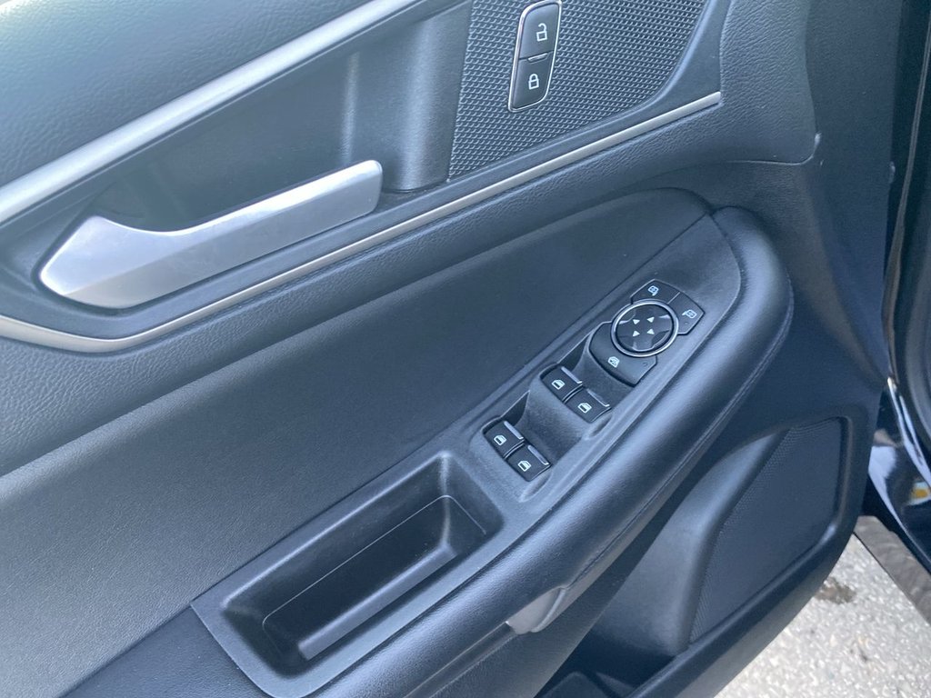 2022 Ford Edge SEL in Alliston, Ontario - 13 - w1024h768px