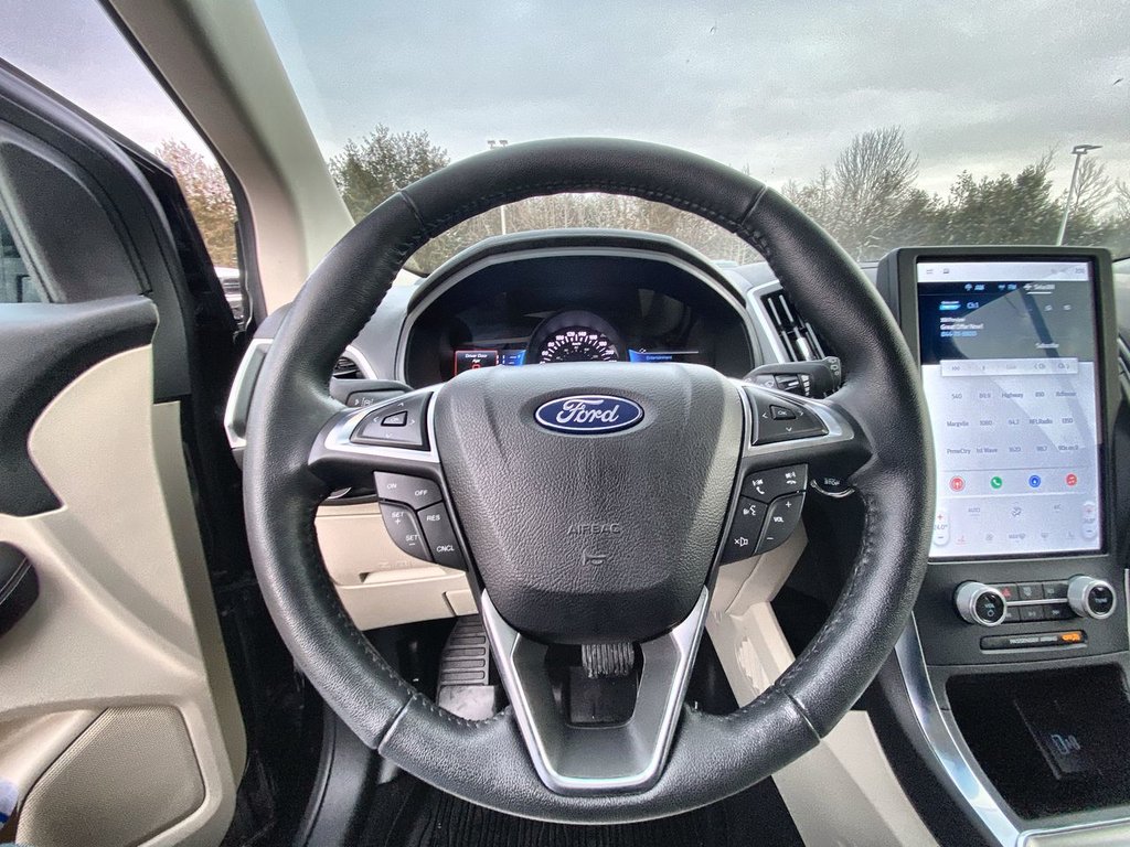 2022 Ford Edge Titanium in Alliston, Ontario - 14 - w1024h768px