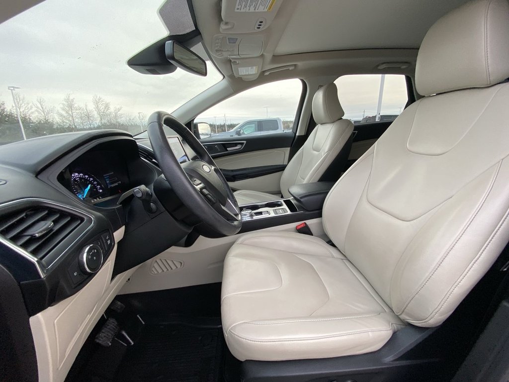 2022 Ford Edge Titanium in Alliston, Ontario - 11 - w1024h768px