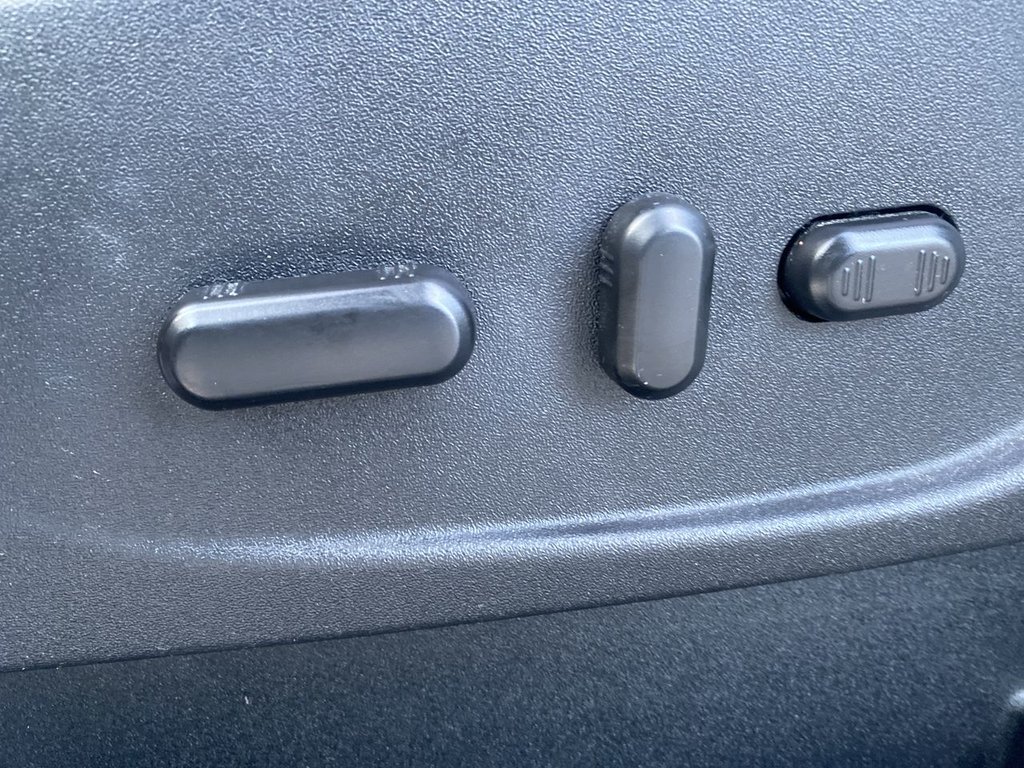 2017 Ford Escape SE in Alliston, Ontario - 12 - w1024h768px