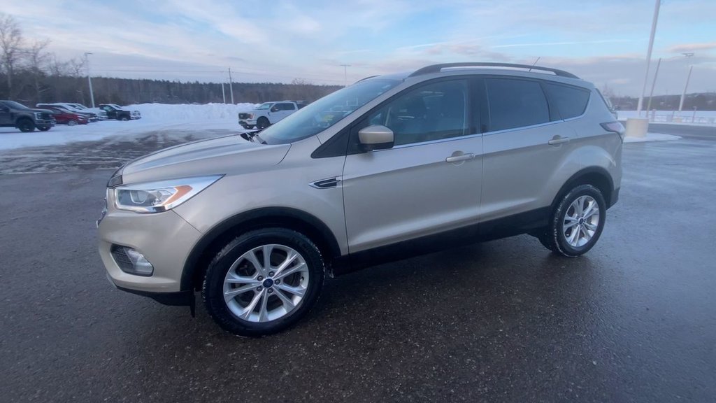 2017 Ford Escape SE in Alliston, Ontario - 4 - w1024h768px