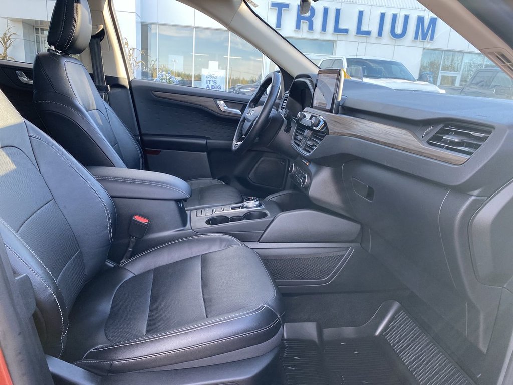 2020 Ford Escape Titanium Hybrid in Alliston, Ontario - 25 - w1024h768px