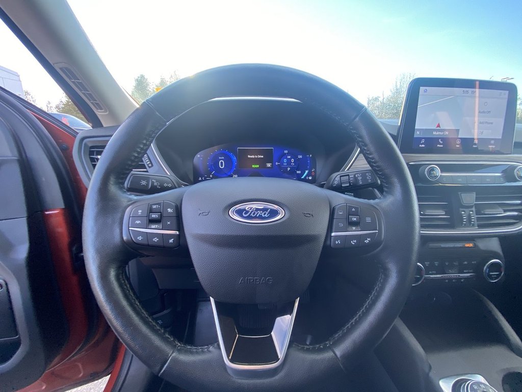 2020 Ford Escape Titanium Hybrid in Alliston, Ontario - 14 - w1024h768px