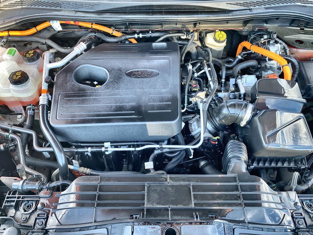 2020 Ford Escape Titanium Hybrid in Alliston, Ontario - 26 - w1024h768px