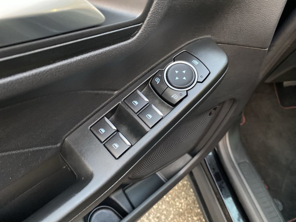 2022 Ford Escape SEL in Alliston, Ontario - 13 - w1024h768px