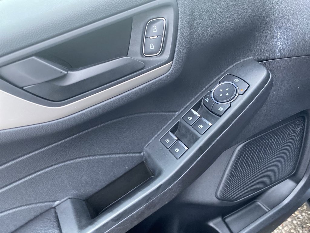 2022 Ford Escape SE in Alliston, Ontario - 13 - w1024h768px