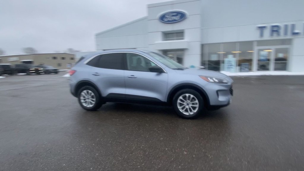 2022 Ford Escape SE in Alliston, Ontario - 2 - w1024h768px