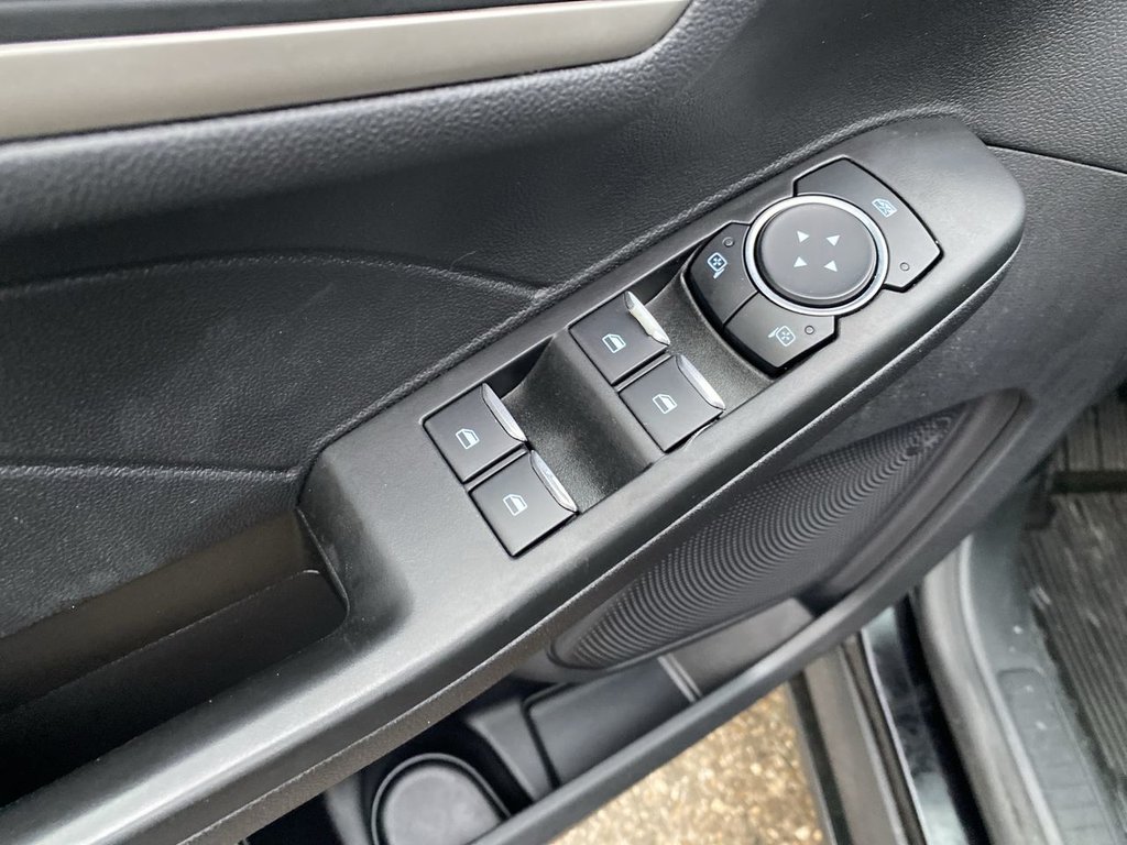 2022 Ford Escape SEL in Alliston, Ontario - 13 - w1024h768px