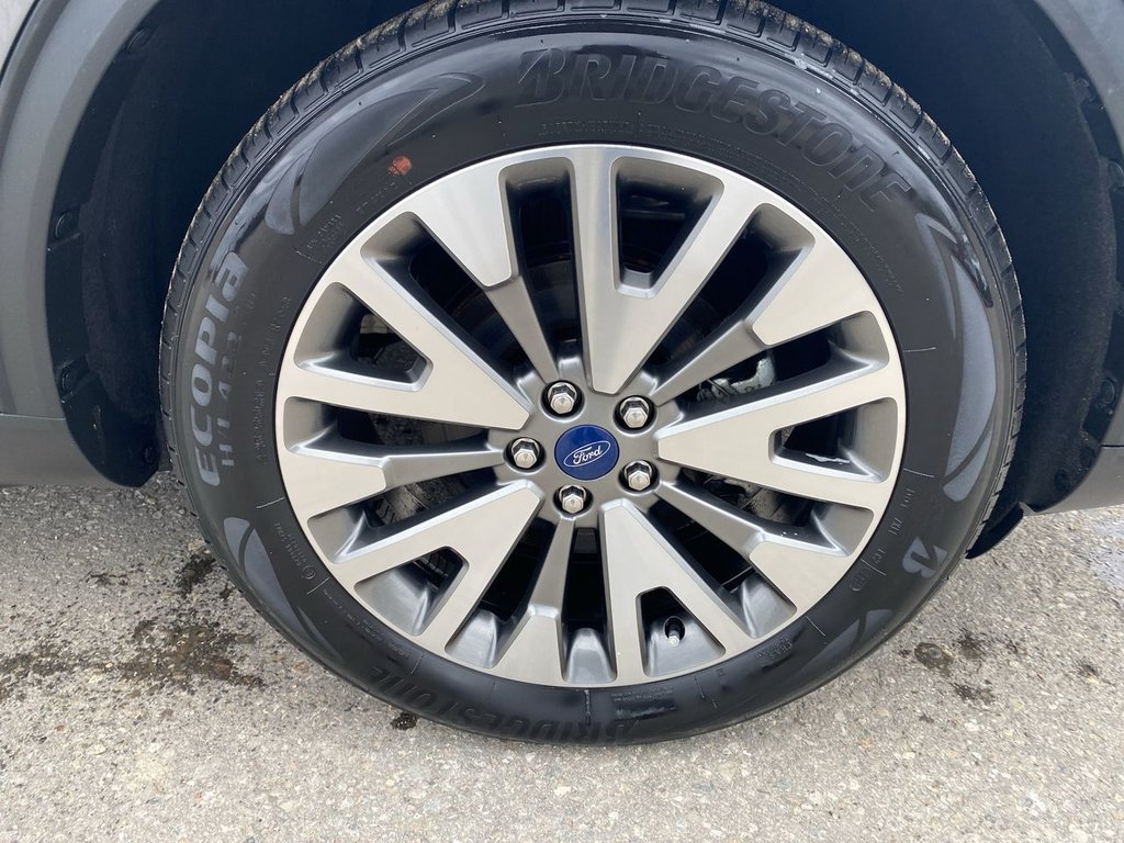 2022 Ford Escape Titanium Hybrid in Alliston, Ontario - 10 - w1024h768px