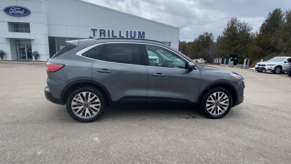 2022 Ford Escape Titanium Hybrid in Alliston, Ontario - 9 - w1024h768px