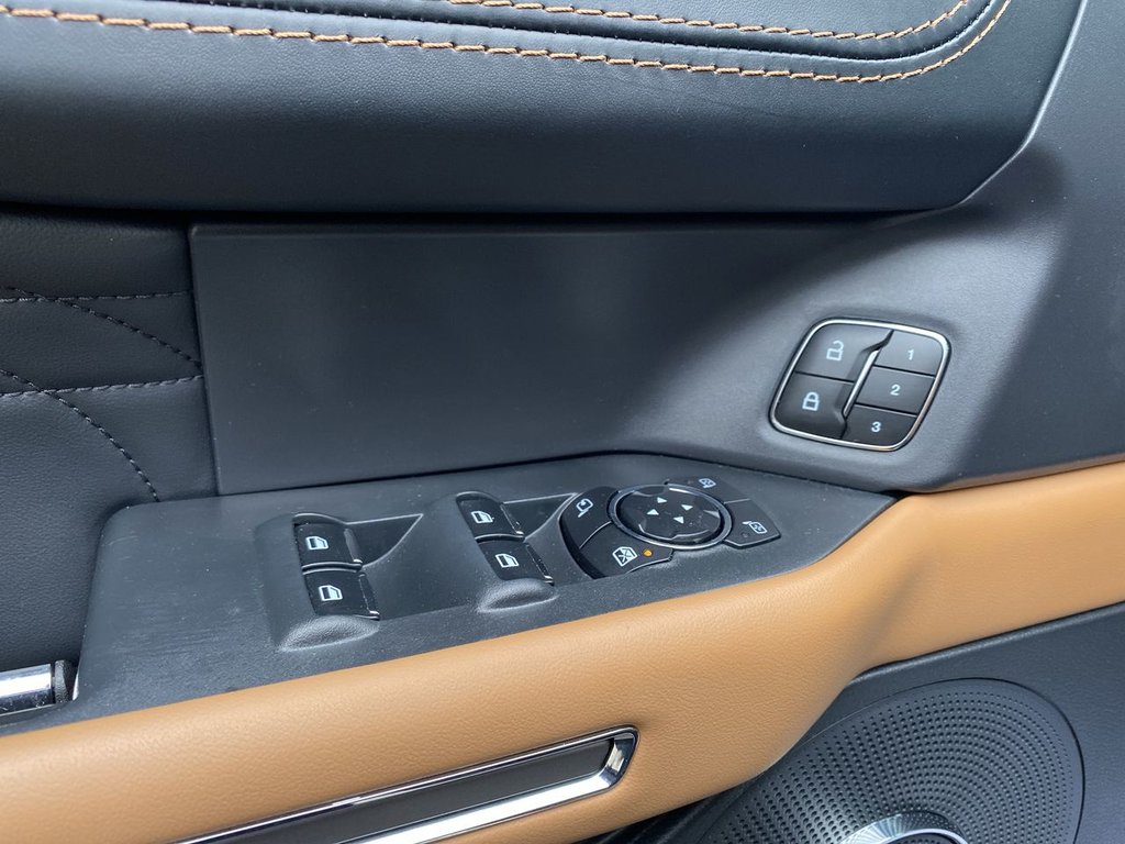 2024 Ford Expedition Platinum Max in Alliston, Ontario - 13 - w1024h768px