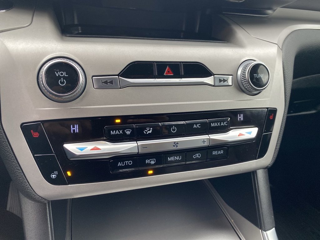 2020 Ford Explorer XLT in Alliston, Ontario - 19 - w1024h768px