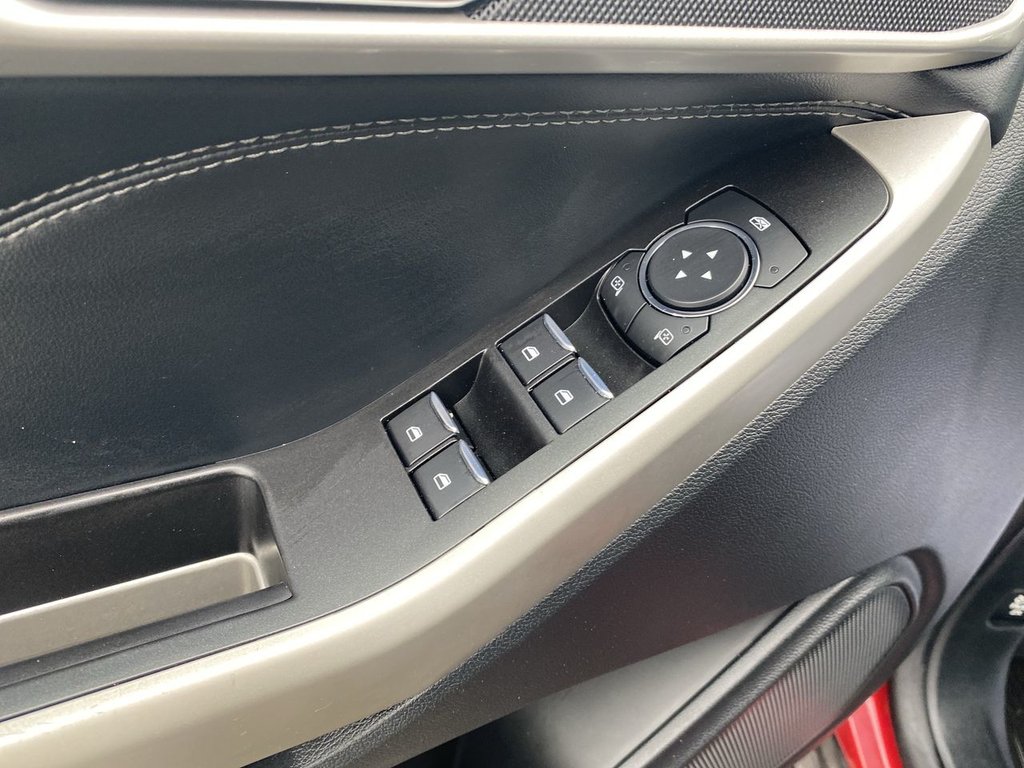 2020 Ford Explorer XLT in Alliston, Ontario - 13 - w1024h768px