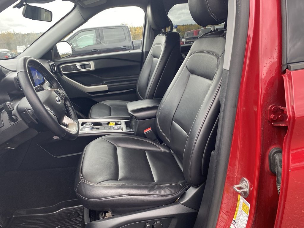 2020 Ford Explorer XLT in Alliston, Ontario - 11 - w1024h768px