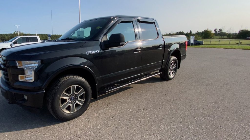 2015 Ford F-150 XLT in Alliston, Ontario - 4 - w1024h768px