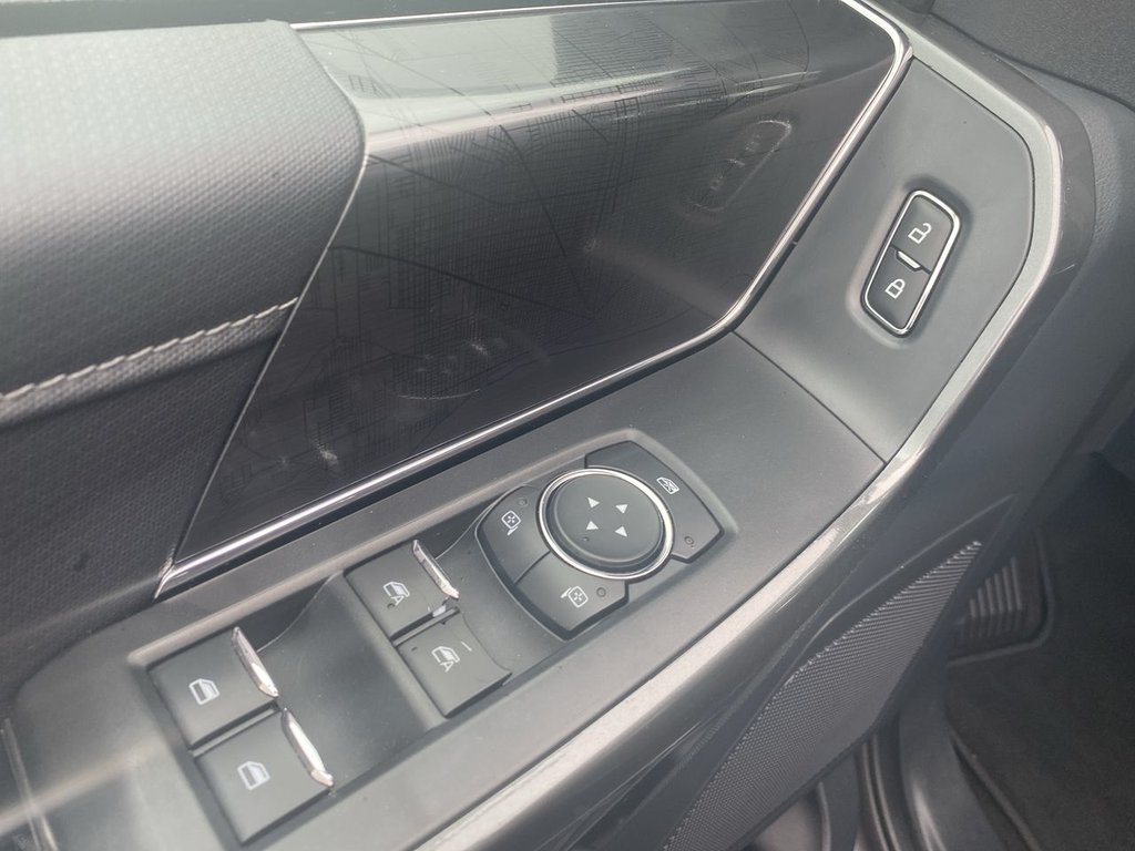 2022 Ford F-150 XLT in Alliston, Ontario - 13 - w1024h768px