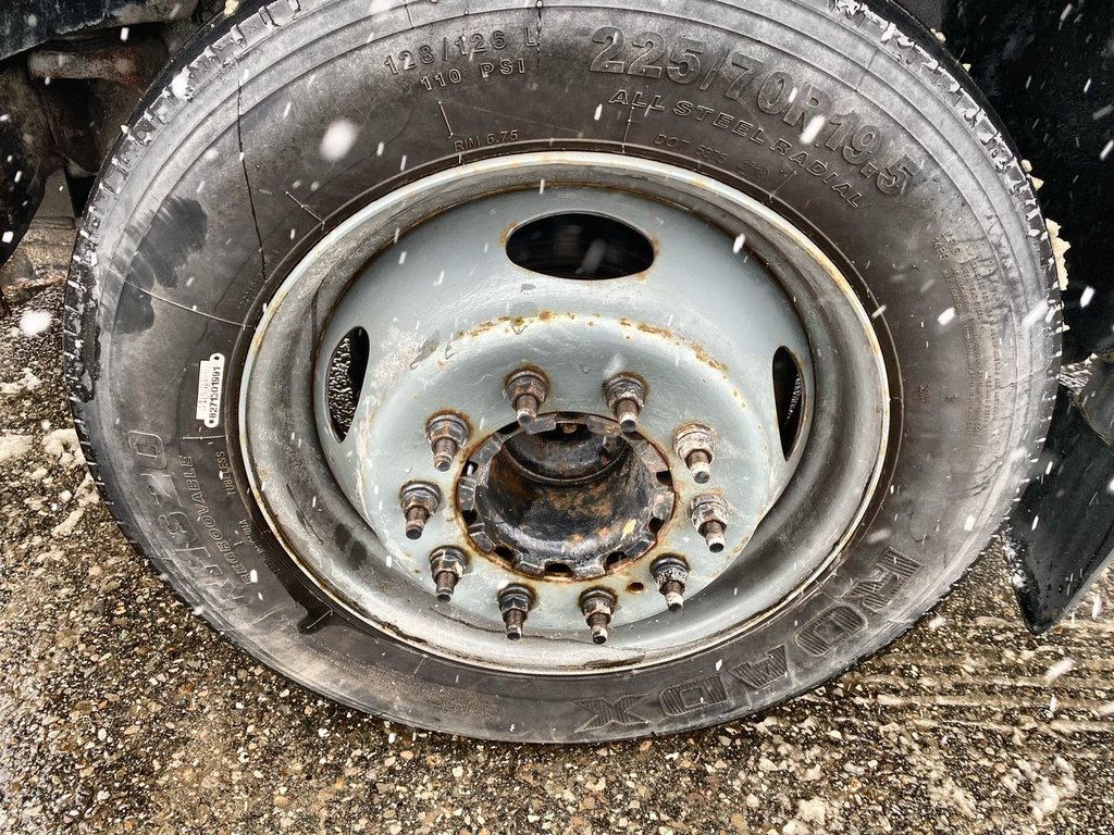 2008 Ford F-450 Super Duty Chassis XL Regular Cab 165 RWD in Alliston, Ontario - 10 - w1024h768px