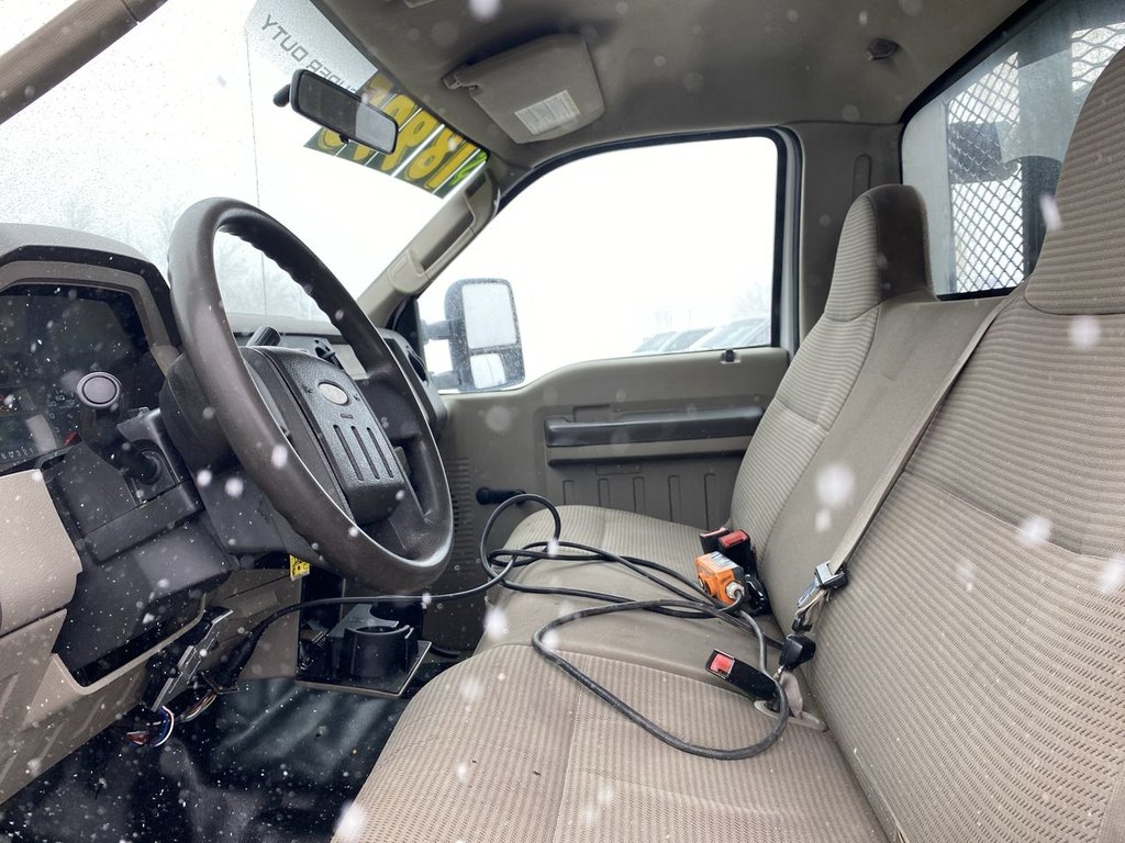 2008 Ford F-450 Super Duty Chassis XL Regular Cab 165 RWD in Alliston, Ontario - 11 - w1024h768px