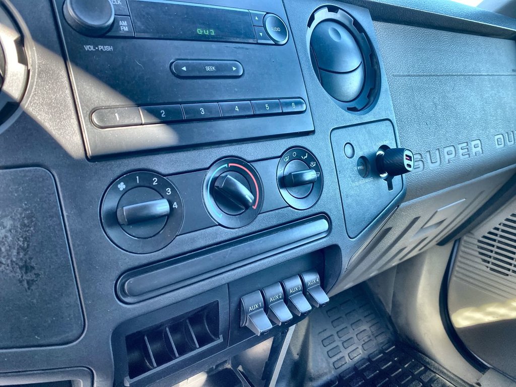 Ford F-450 Super Duty Chassis XL Regular Cab 165 RWD 2008 à Alliston, Ontario - 17 - w1024h768px