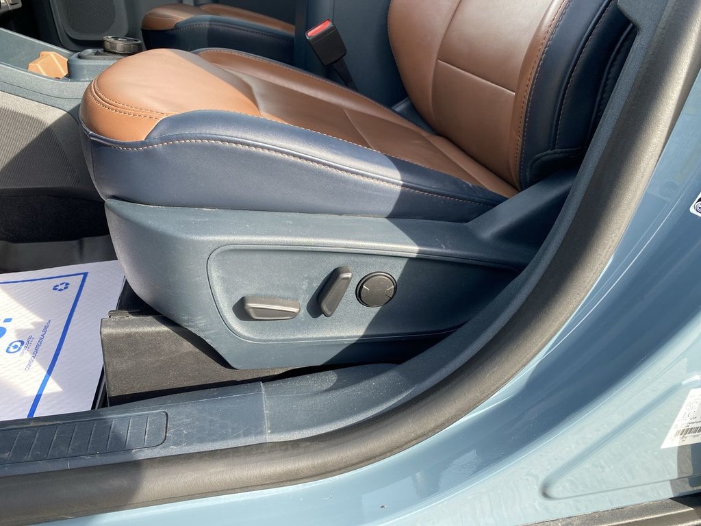 2023 Ford Maverick LARIAT in Alliston, Ontario - 12 - w1024h768px