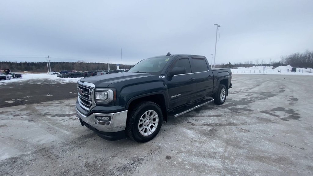 2017 GMC Sierra 1500 SLE in Alliston, Ontario - 4 - w1024h768px