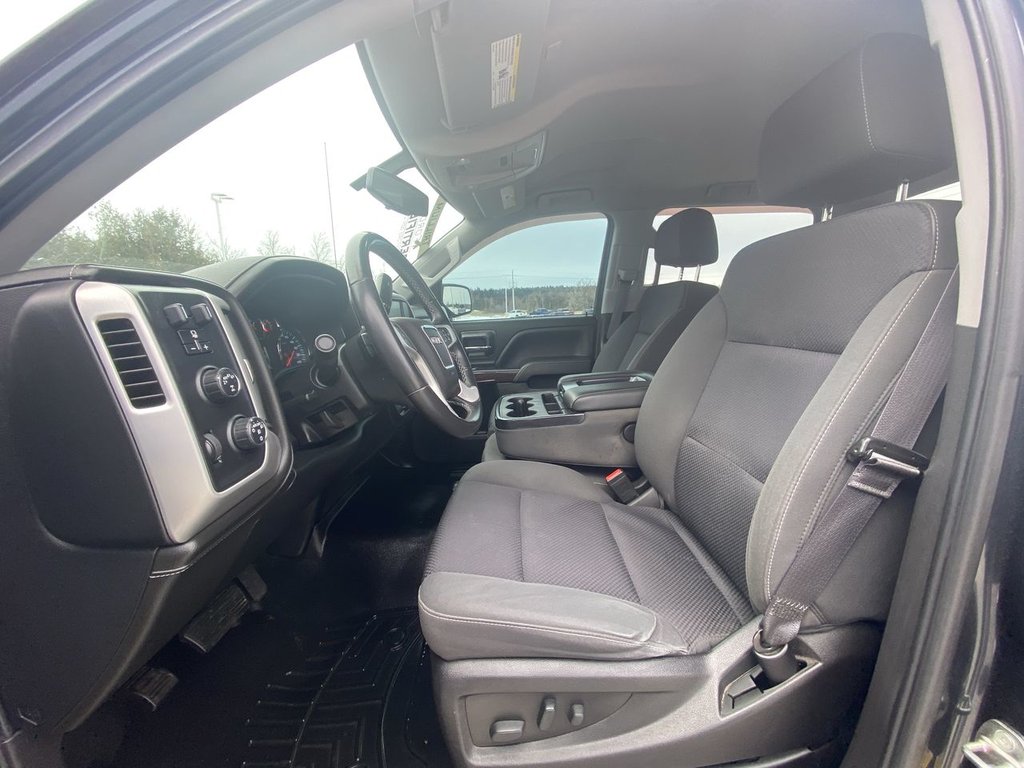 2017 GMC Sierra 1500 SLE in Alliston, Ontario - 11 - w1024h768px