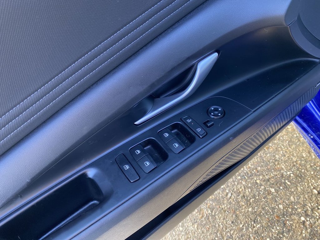 2024 Hyundai Elantra Luxury in Alliston, Ontario - 13 - w1024h768px