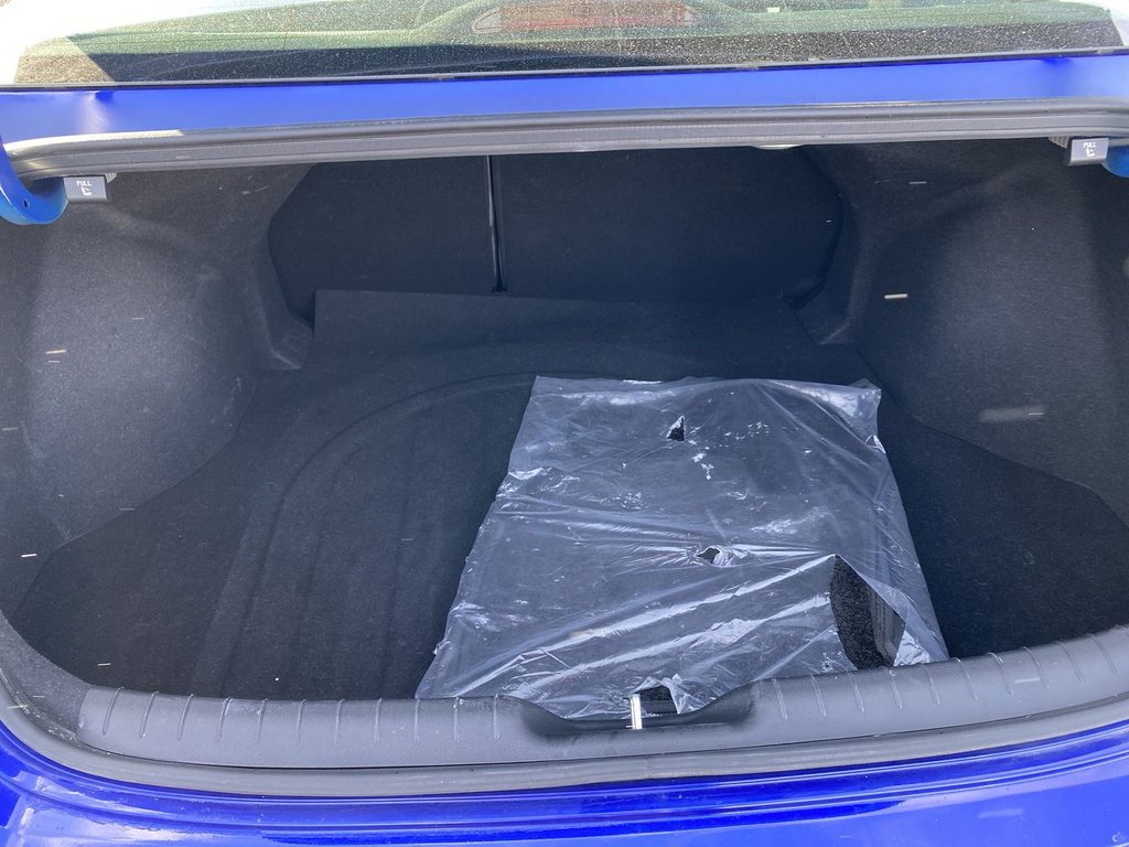 2024 Hyundai Elantra Luxury in Alliston, Ontario - 24 - w1024h768px