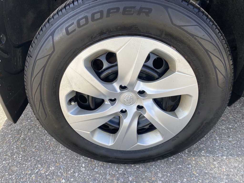 Toyota RAV4 LE 2022 à Alliston, Ontario - 10 - w1024h768px