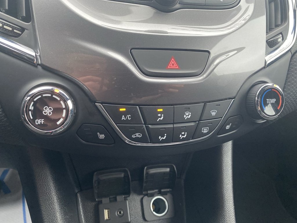 2018 Chevrolet Cruze LT in Alliston, Ontario - 18 - w1024h768px