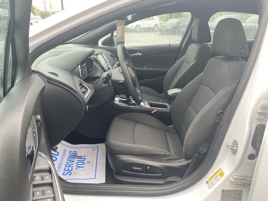 2018 Chevrolet Cruze LT in Alliston, Ontario - 11 - w1024h768px