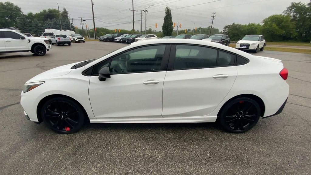 2018 Chevrolet Cruze LT in Alliston, Ontario - 5 - w1024h768px