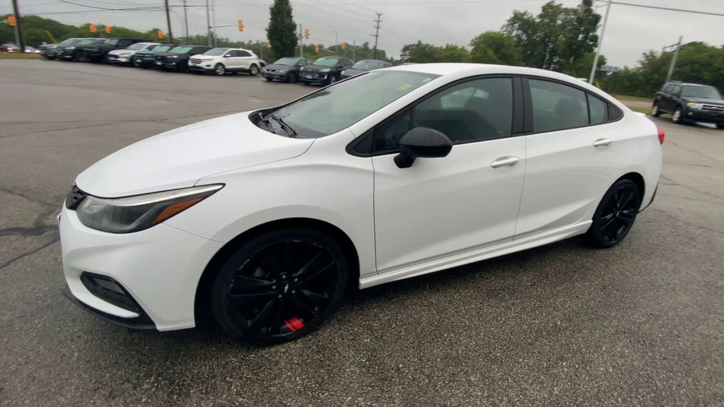 2018 Chevrolet Cruze LT in Alliston, Ontario - 4 - w1024h768px